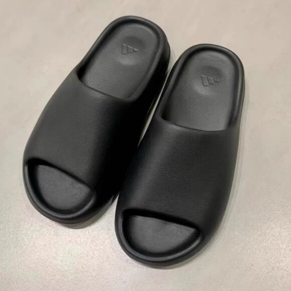 Yeezy Slides Slate Grey - Picture 1 of 3